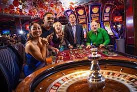 Tampilan permainan Jewels of Prosperity dengan tema batu mulia dan simbol-simbol premium